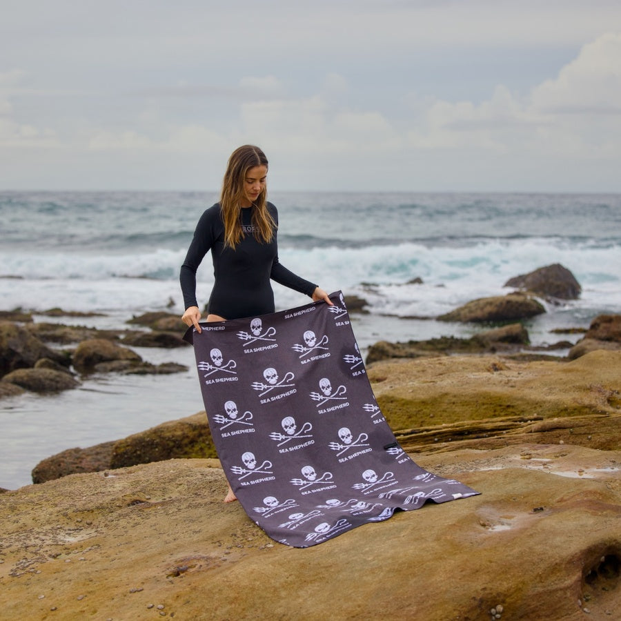 Nakie x Sea Shepherd Recycled Sand Free Beach Towel